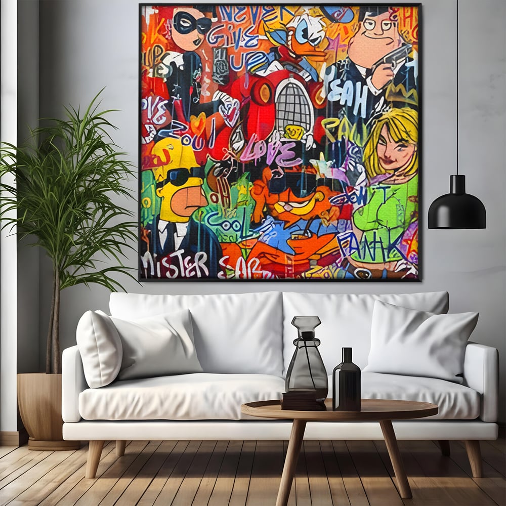 Tablou canvas cu tablou canvas cu personaje din desene animate si graffiti, in rama de aluminiu negru, pe perete intr-un living